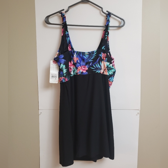 Krista Hip Minimizer Swimsuit - Picture 2 of 2